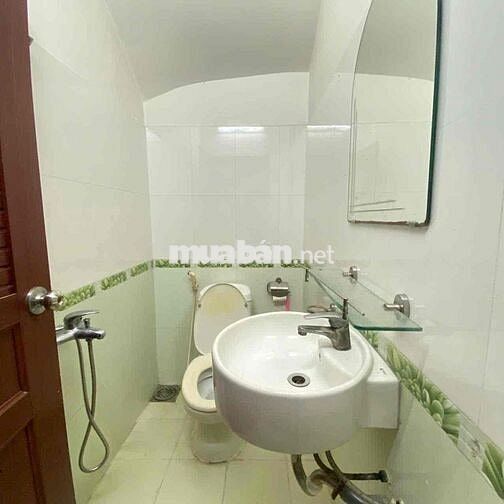 Cho thuê phòng ngay bến xe Q8 - Tạ Quang Bửu giờ giấc tự do có cửa sổ