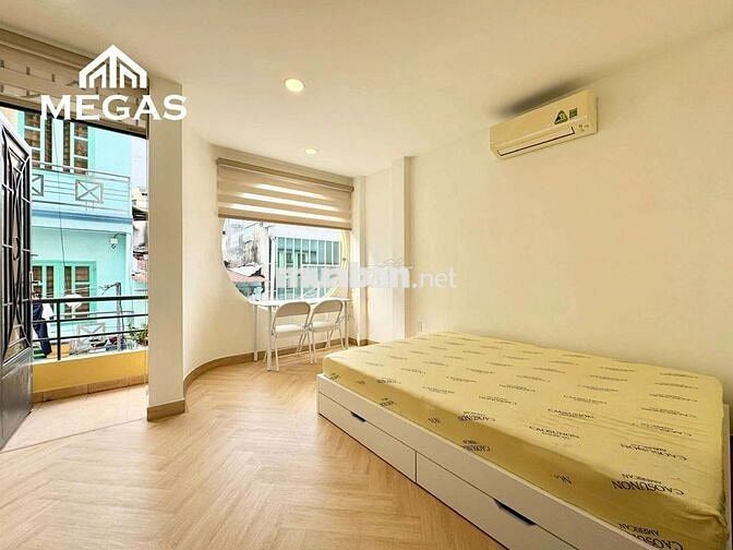 Phòng rộng 40m2 ngay trung tâm Quận 10 