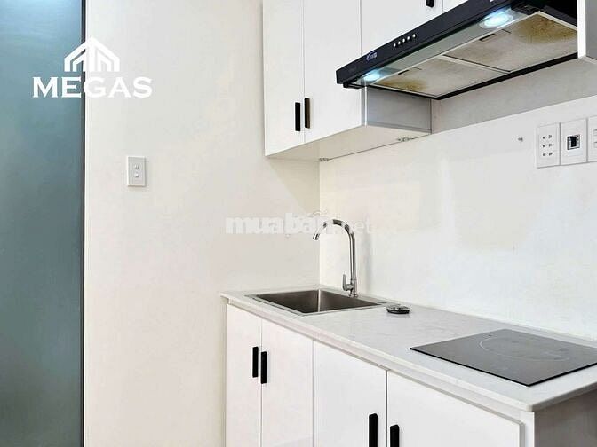 Phòng rộng 40m2 ngay trung tâm Quận 10 