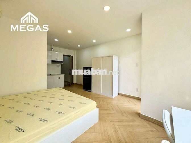 Phòng rộng 40m2 ngay trung tâm Quận 10 