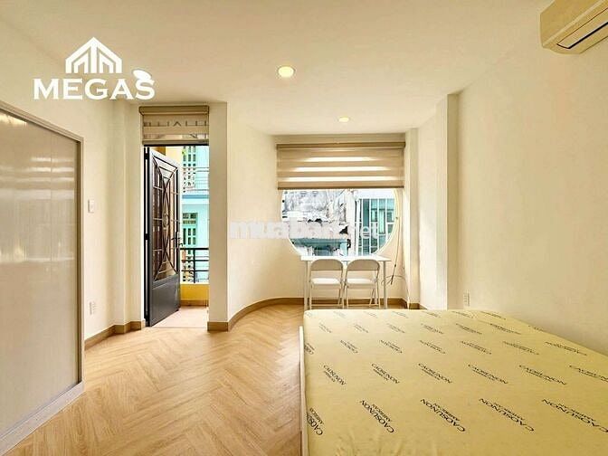 Phòng rộng 40m2 ngay trung tâm Quận 10 