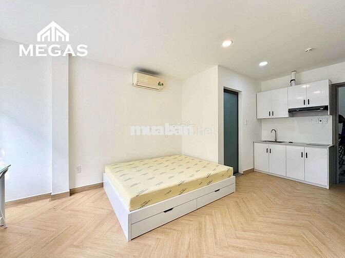 Phòng rộng 40m2 ngay trung tâm Quận 10 