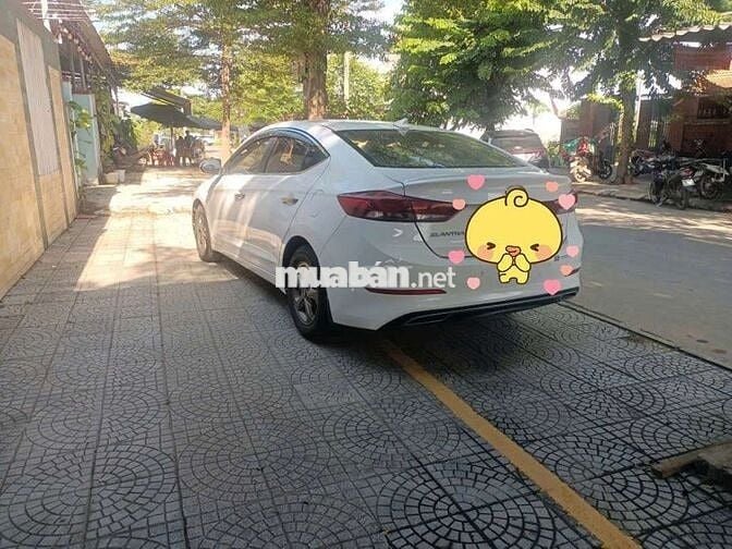 Hyundai Elantra 2017 Số sàn Trắng