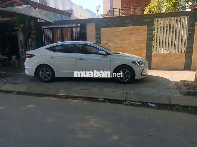 Hyundai Elantra 2017 Số sàn Trắng