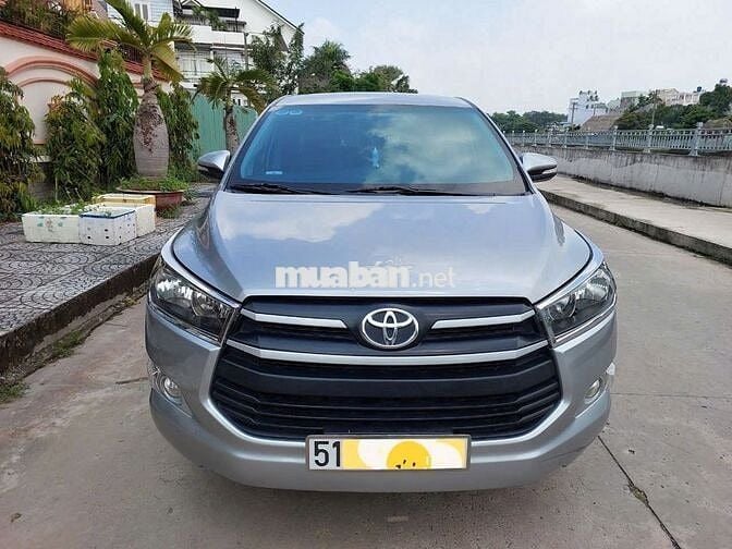 TOYOTA INNOVA MÀU BẠC BẢN E 2019