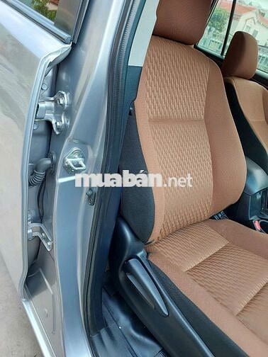 TOYOTA INNOVA MÀU BẠC BẢN E 2019