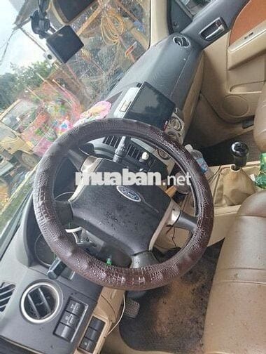 Ford Everest 7 chỗ màu Đen