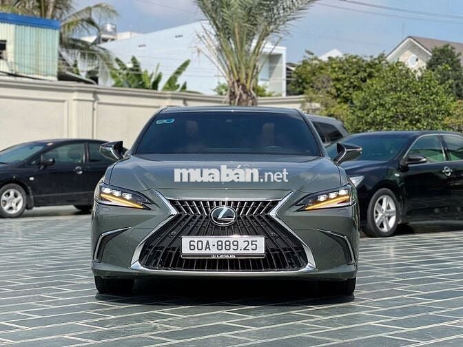 Lexus ES 250 vin23 đk24, một chủ đi hơn 2v