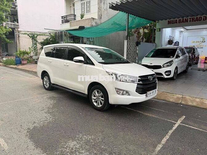Toyota Innova 7 chỗ màu Trắng