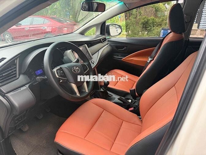 Toyota Innova 7 chỗ màu Trắng