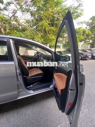 Toyota Innova 2016 Bạc 8 chỗ Xăng số sàn
