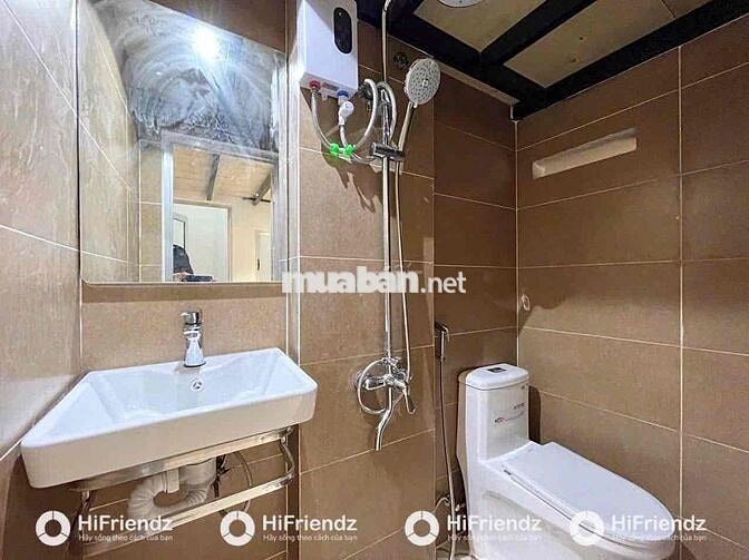 PHÒNG FULL NỘI THẤT GÁC CAO KẾ BÊN ĐẦM SEN VÀ ĐẠI HỌC VĂN HIẾN