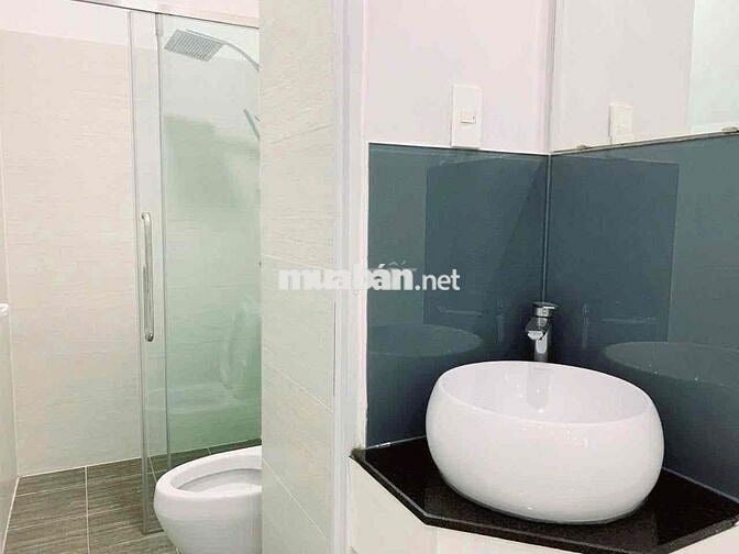 Phòng 35m2 tách bếp ban công bếp chữ L ngay Lê Quang Định BT