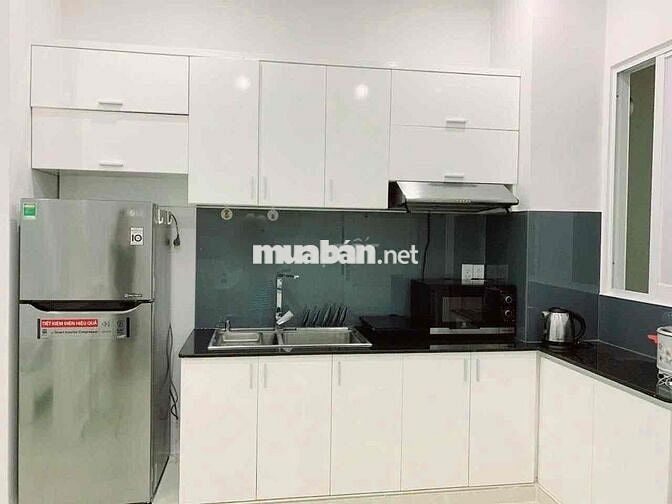 Phòng 35m2 tách bếp ban công bếp chữ L ngay Lê Quang Định BT
