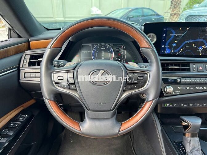 Lexus ES 250 vin23 đk24, một chủ đi hơn 2v