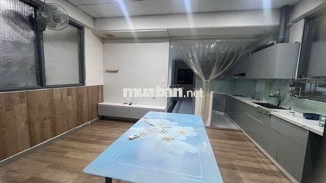 Cho thuê nhà mặt tiền đường 25 có thang máy giá 55 triệu