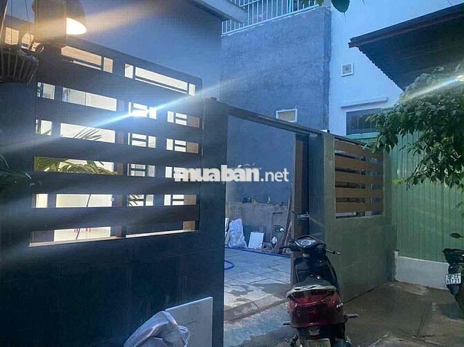 Nhà mới xây 8 tháng Hiệp Bình Chánh 3pn gần Gigamall