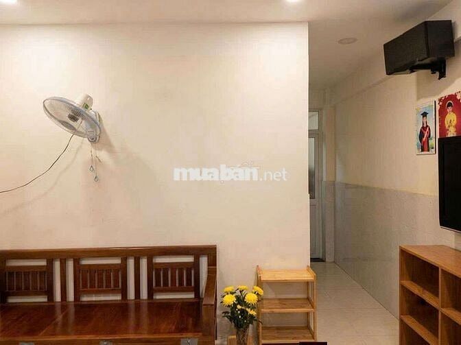 CHỈ 2.7 TỶ CC TẦNG TRỆT, ĐƯỜNG NGÔ QUYỀN, Q5. DT 50m2, NHÀ MỚI, SHR.