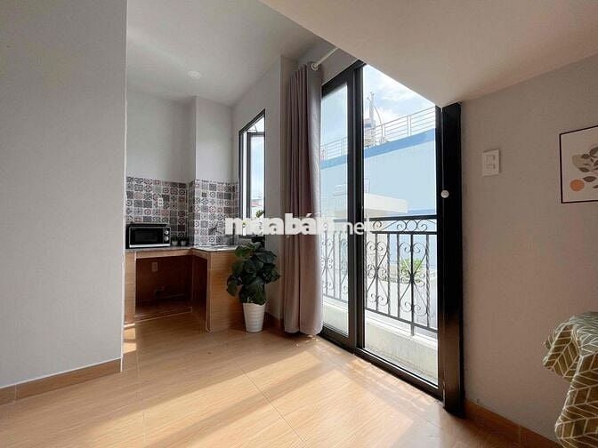 CHO THUÊ PHÒNG TRỌ CÓ GÁC - BAN CÔNG RỘNG 30m2 NGAY TRUNG TÂM BT