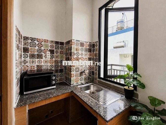 CHO THUÊ PHÒNG TRỌ CÓ GÁC - BAN CÔNG RỘNG 30m2 NGAY TRUNG TÂM BT