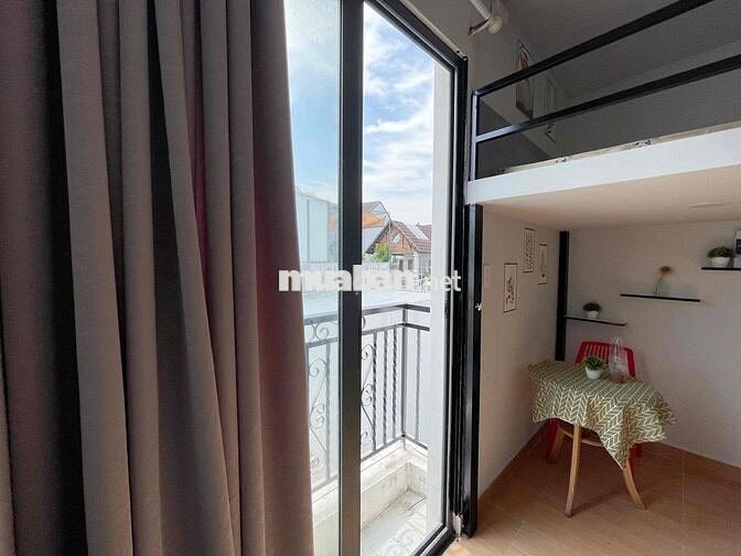 CHO THUÊ PHÒNG TRỌ CÓ GÁC - BAN CÔNG RỘNG 30m2 NGAY TRUNG TÂM BT