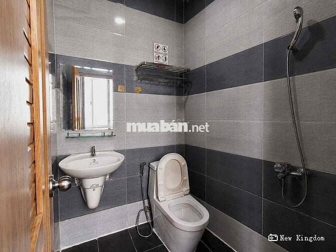 CHO THUÊ PHÒNG TRỌ CÓ GÁC - BAN CÔNG RỘNG 30m2 NGAY TRUNG TÂM BT