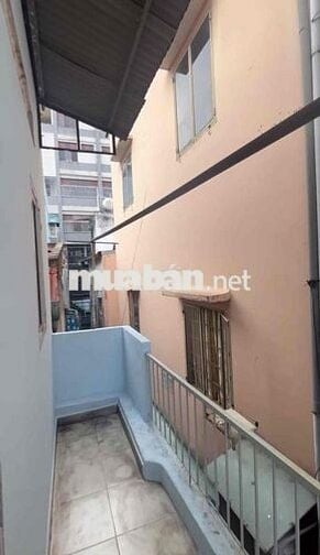 Phòng trọ riêng 25m2 trang bị đầy đủ, có nhà vệ sinh riêng, ban công,