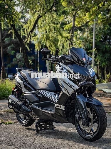 Yamaha Xmax 300 2023, có giao lưu xe.