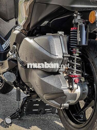 Yamaha Xmax 300 2023, có giao lưu xe.
