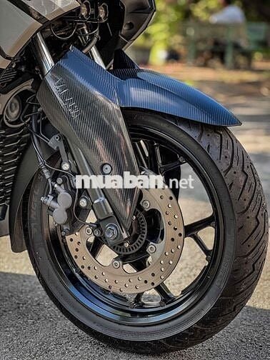 Yamaha Xmax 300 2023, có giao lưu xe.