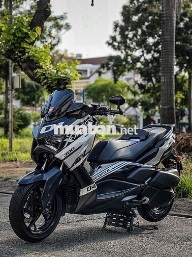 Yamaha Xmax 300 2023, có giao lưu xe.