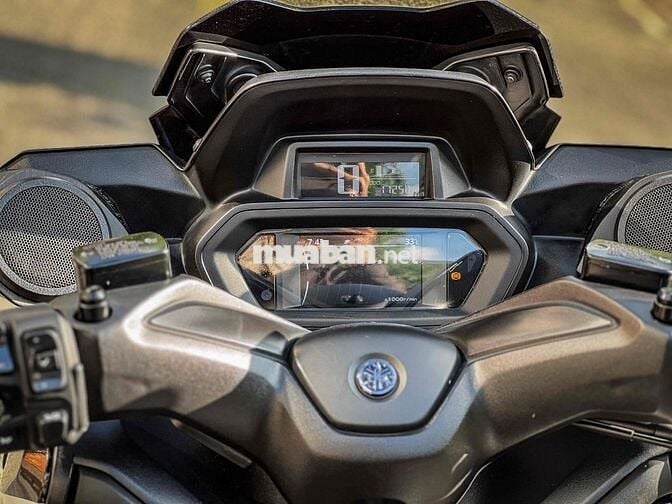Yamaha Xmax 300 2023, có giao lưu xe.