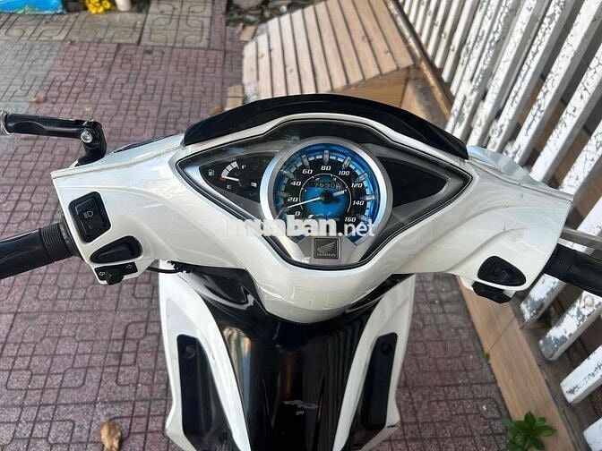 Honda Future 125Fi Trắng máy êm ngon bs đẹp
