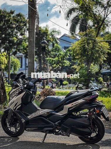 Yamaha Xmax 300 2023, có giao lưu xe.