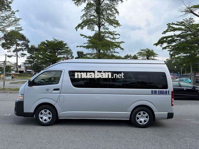 Toyota Hiace 2017 Dầu Số sàn 320.000 km Bạc