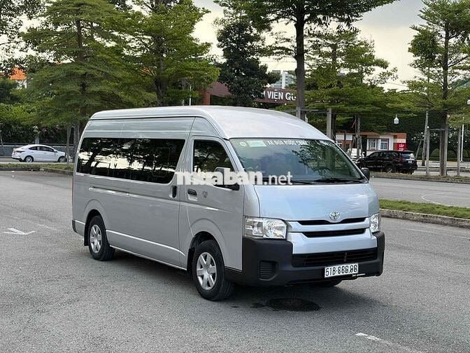Toyota Hiace 2017 Dầu Số sàn 320.000 km Bạc