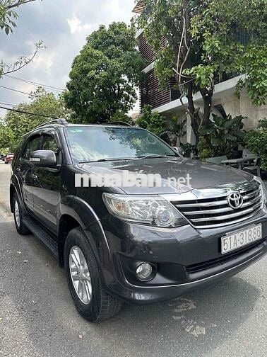 Toyota Fortuner 2013 Tự động Xám