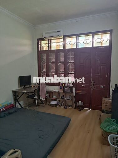 Cho thuê nhà 4 tầng 60m2 ngõ 13 Lĩnh Nam gần Sunshine Garden, view đẹp