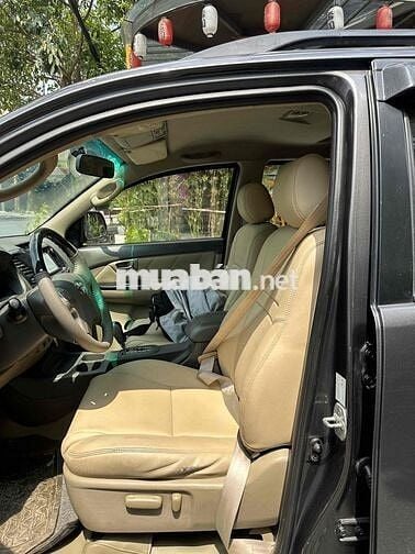 Toyota Fortuner 2013 Tự động Xám