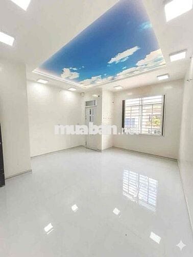 MẶT TIỀN KINH DOANH ĐỈNH - ĐƯỜNG 30 MÉT 2 MẶT TIỀN NGANG HIẾM 5,3M .