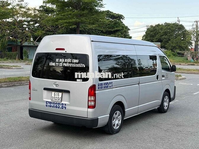 Toyota Hiace 2017 Dầu Số sàn 320.000 km Bạc