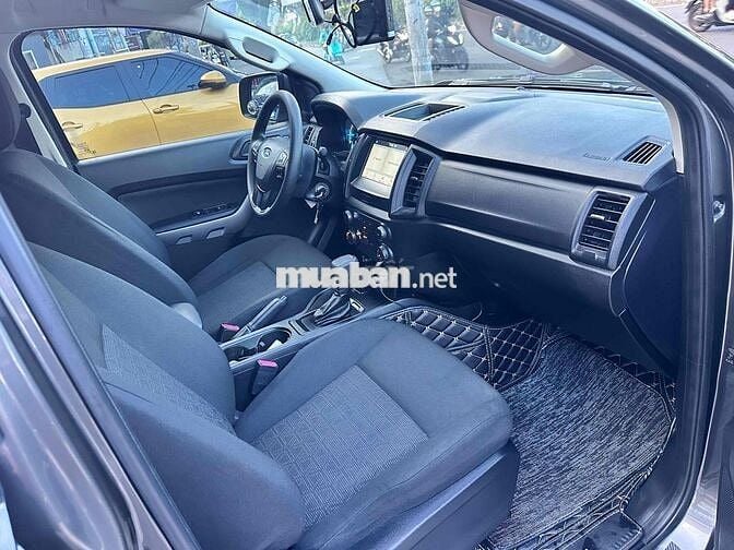 Ford Ranger XLS 2.2L Tự động 2022 57.000km Xám