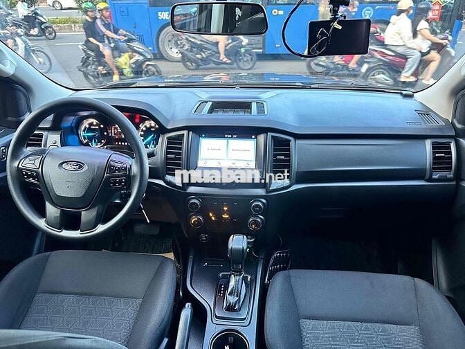 Ford Ranger XLS 2.2L Tự động 2022 57.000km Xám