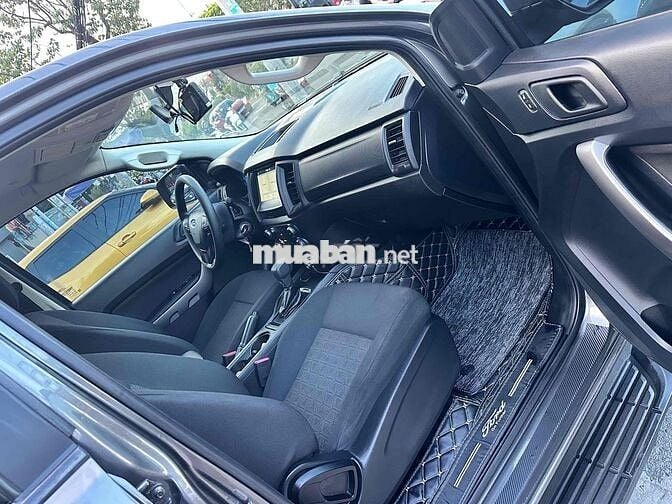 Ford Ranger XLS 2.2L Tự động 2022 57.000km Xám