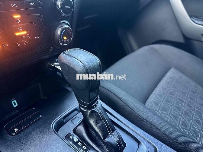 Ford Ranger XLS 2.2L Tự động 2022 57.000km Xám
