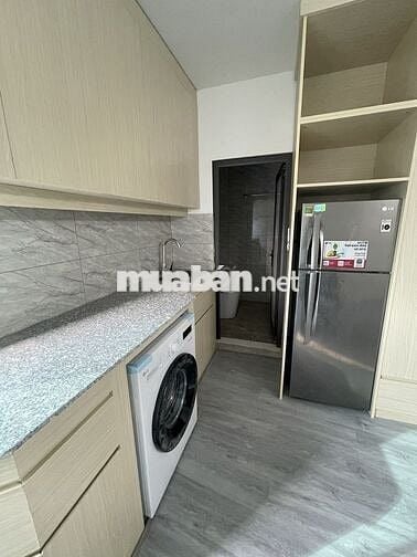 • Phòng 40m² (1 phòng ngủ + 1 phòng khách riêng biệt) 