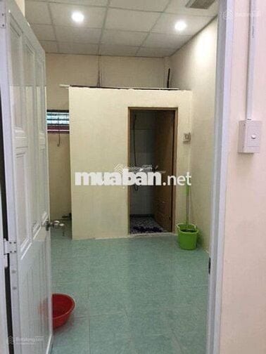 Nhà Hẻm Rộng Rãi Quận 11 Xách Vali Vô Ở Liền