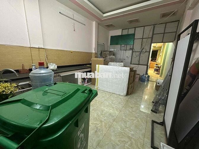 Cho thuê MBKd mặt tiền Bến Vân Đồn view sông; 4x20 giá 17 triệu