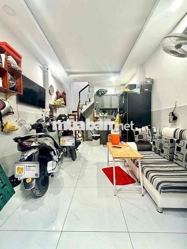 Bán gấp Nhà Mặt Tiền Đs Bình Long, 3 tầng mới đẹp. 54m2sd. nhỉnh 2 tỷ.