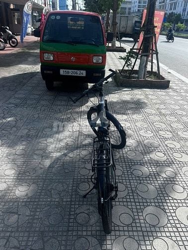 XE ĐẠP THỂ THAO DÀNH CHO NGƯỜI LỚN VÀ TRẺ EM ĐI LẠI 